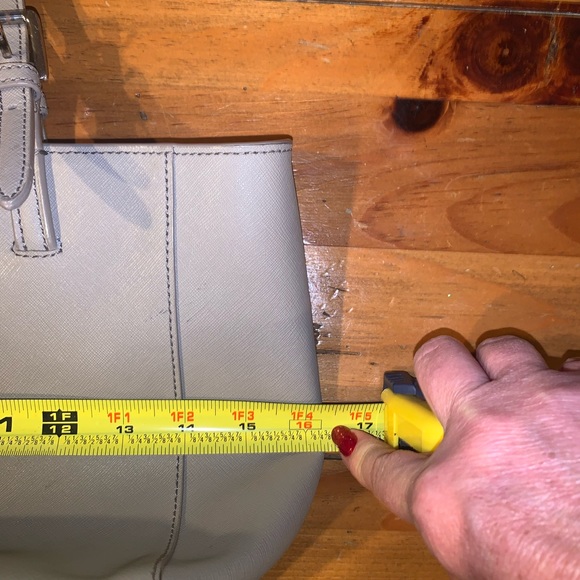 Tory Burch Triple Compartment Italian Pebbled Leather Tote Bag Taupe Color - Picture 9 of 12